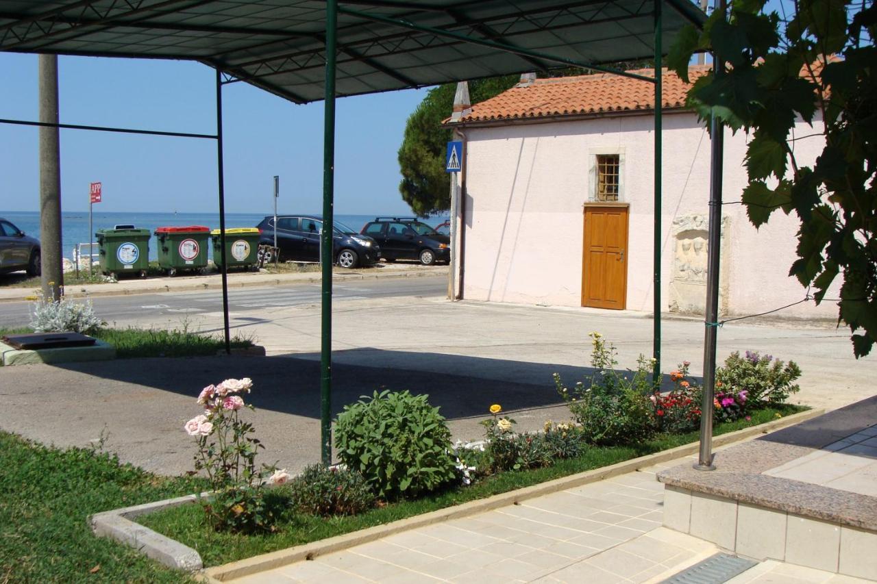Apartments By The Sea Zambratija, Umag - 2557 מראה חיצוני תמונה